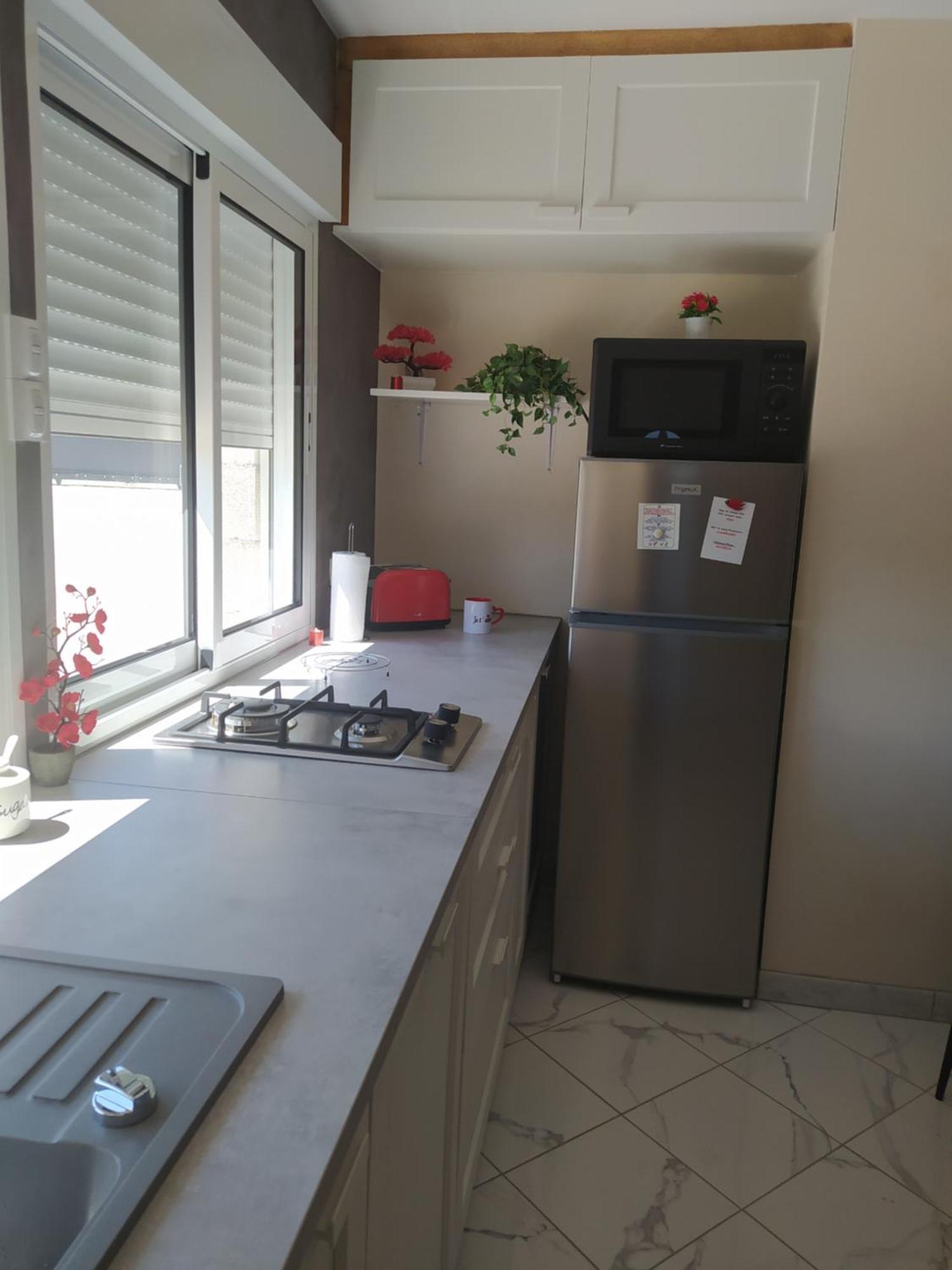 Studio Cosy Avec Terrasse Et Jacuzzi A Disposition De Mai A Aout Rians  المظهر الخارجي الصورة